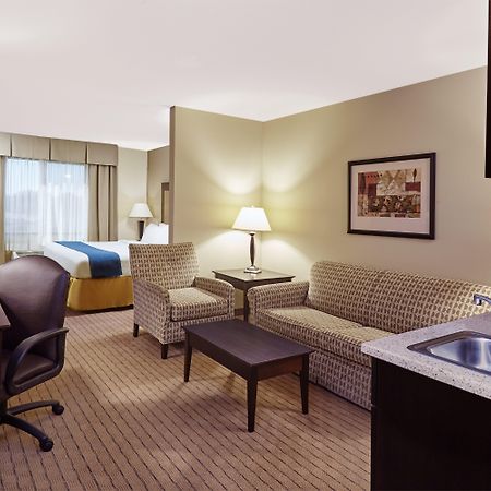 Holiday Inn Express & Suites Madison-Verona By Ihg Exteriér fotografie