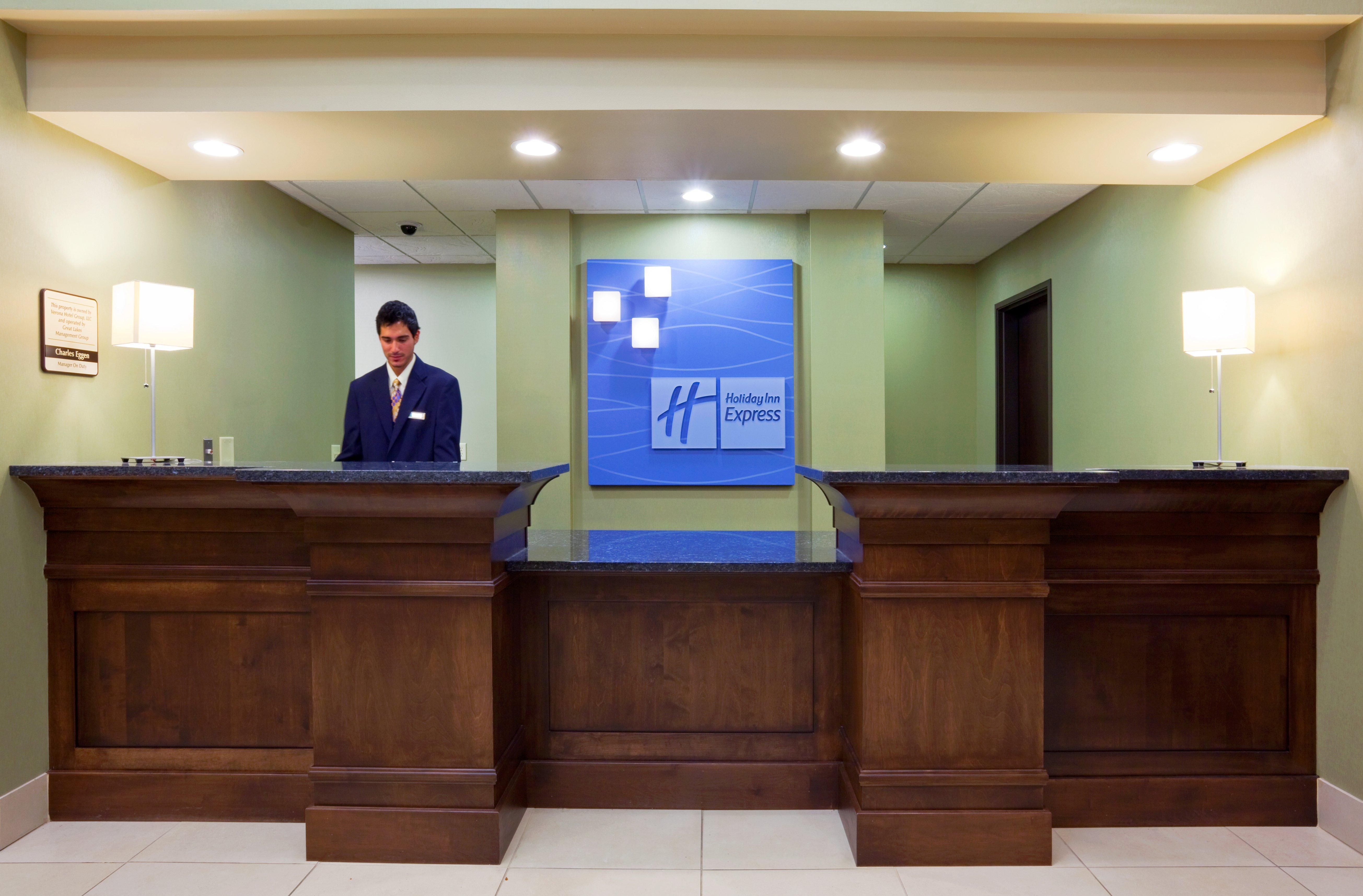 Holiday Inn Express & Suites Madison-Verona By Ihg Exteriér fotografie