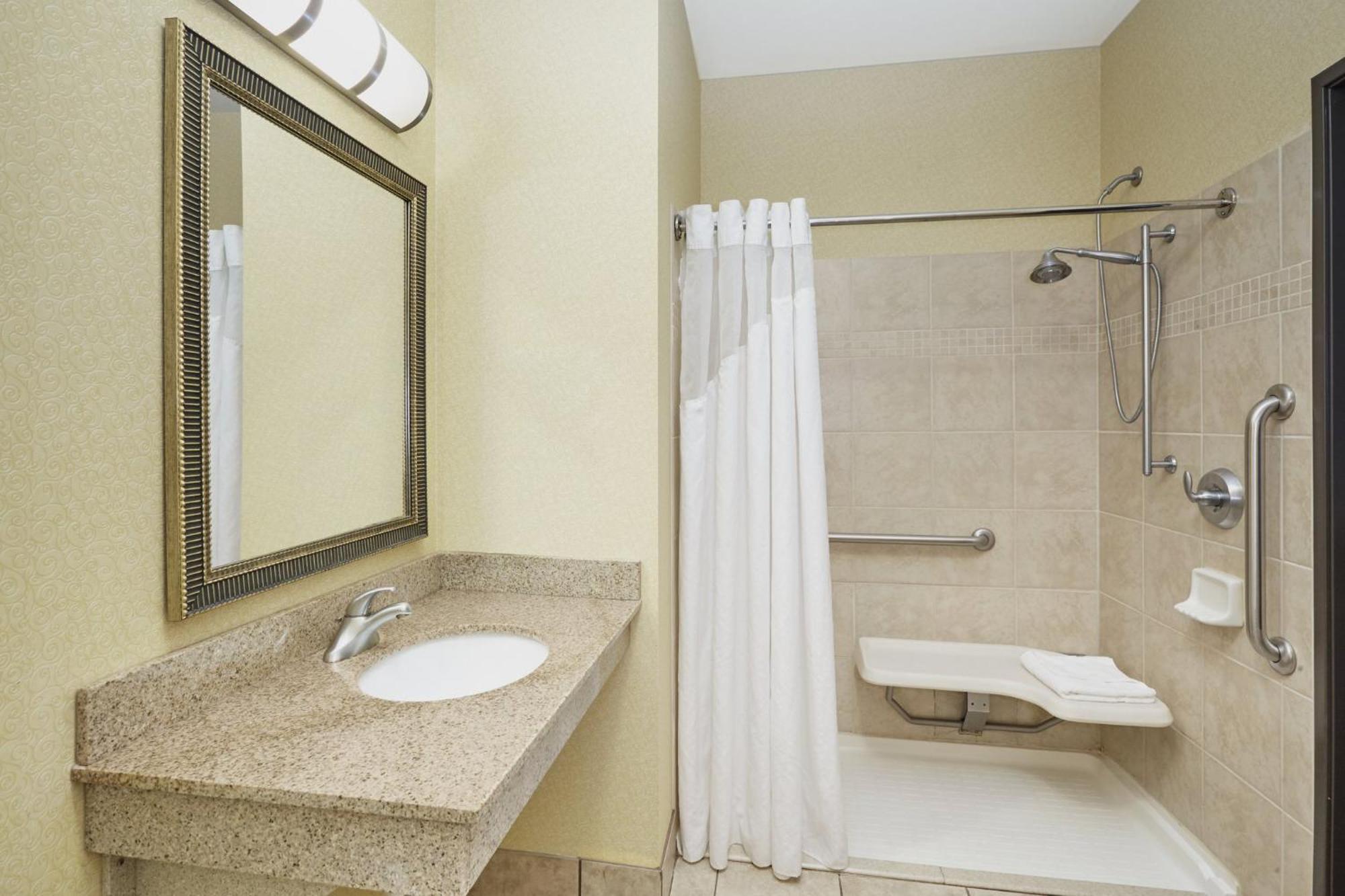 Holiday Inn Express & Suites Madison-Verona By Ihg Exteriér fotografie