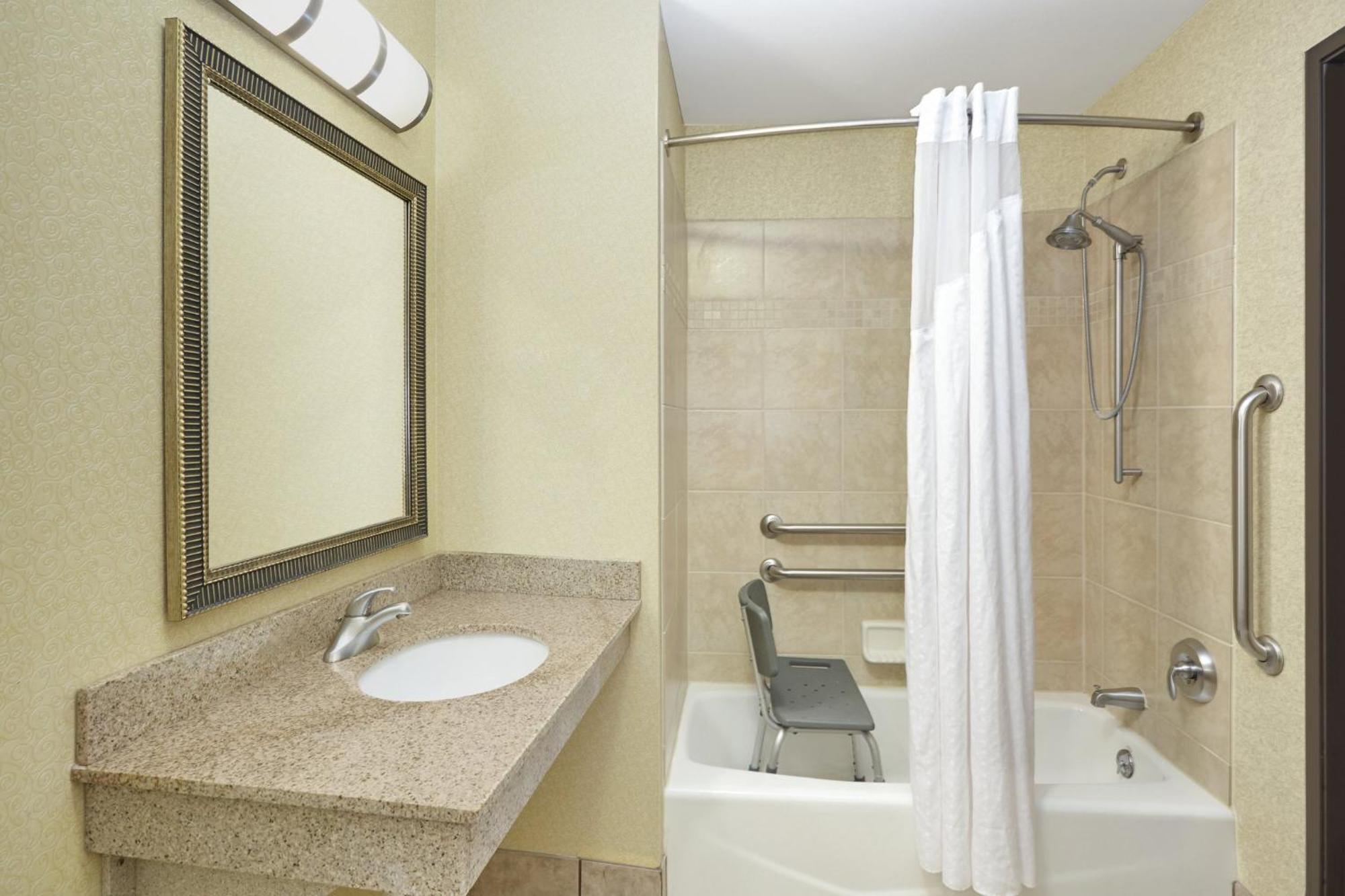 Holiday Inn Express & Suites Madison-Verona By Ihg Exteriér fotografie